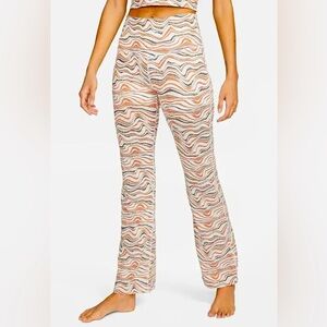 NIKE Yoga Luxe Fit & Flare Full Length Tight Fit Pants Size 1X NWT WAVES STRIPES